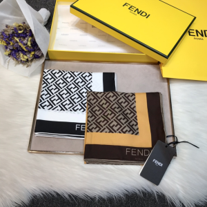 Luxury Womens Scarf Fendi FF Logo Cashmere Silk Scarf White 90x90CM A190PP180 AA148209