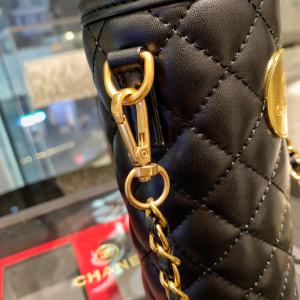 Luxury Womens Accessories Chanel Lambskin Quilted Water Bottle Black A62PP280 AA148359