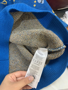 Luxury Womens Clothing Gucci Wool Teddy Bear Sweaters SML A40PP480 AA148352