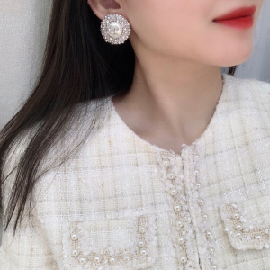 Luxury Womens Jewelry Chanel Crystals Round CC Logo Earrings A39PP150 AA148343