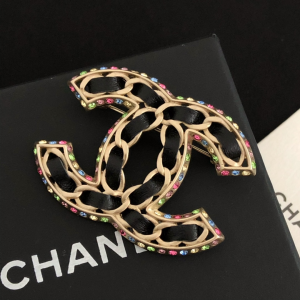 Luxury Womens Jewelry Chanel Large Crystals CC Logo Brooch A39PP135 AA148348