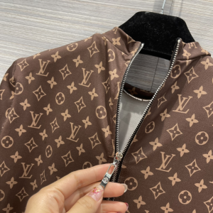 Luxury Womens Clothing Louis Vuitton Lets Vote Monogram T Shirt SML A154PP380 AA148873
