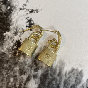 Luxury Womens Jewelry Chanel Gold Lock Drop Earrings A152PP120 AA148868