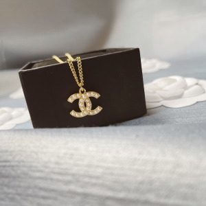 Luxury Womens Jewelry Chanel Pearls CC Logo Pendant Necklace A152PP120 AA148862