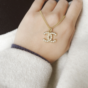 Luxury Womens Jewelry Chanel Pearls CC Logo Pendant Necklace A152PP120 AA148862