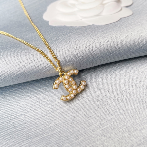 Luxury Womens Jewelry Chanel Pearls CC Logo Pendant Necklace A152PP120 AA148862