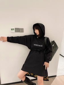 Luxury Womens Clothing Versace Logo Dress Black SML A198PP780 AA149006