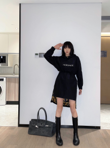 Luxury Womens Clothing Versace Logo Dress Black SML A198PP780 AA149006