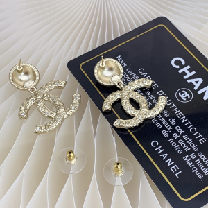 Luxury Womens Jewelry Chanel Gold CC Logo Pendant Earrings A205PP170 AA149010