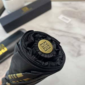 Luxury Womens Umbrella Givenchy Logo Printed Umbrella in Black A144PP100 AA149451