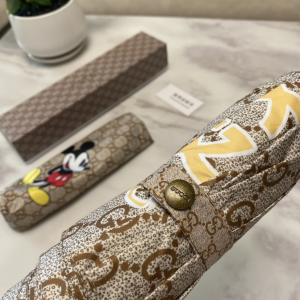 Luxury Womens Umbrella Gucci x Disney GG Supreme Umbrella in Beige A144PP100 AA149453