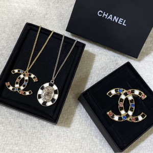 Luxury Womens Jewelry Chanel Large Crystal CC Logo Pendant Necklace A205PP160 AA150080