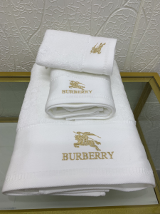 Burberry Logo Embroidery Cotton Burberry Bathroom Bath Towel 3 Sets White Burberry Logo Embroidery Cotton Burberry Bathroom Bath Towel 3 Sets White
