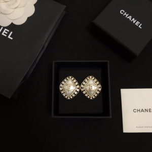 Luxury Womens Jewelry Chanel Crystals CC Logo Earrings A39PP135 AA150204