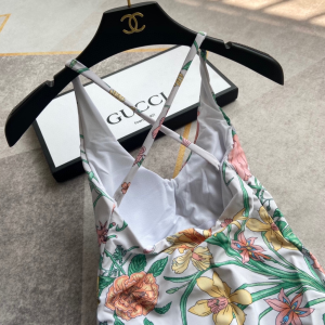 Luxury Womens Clothing Gucci White Floral Swimsuit SML A144PP120 AA150500