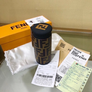 Fendi Temperature Display Vacuum Insulated Water Bottle Fendi Temperature Display Vacuum Insulated Water Bottle