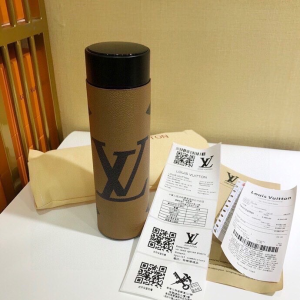 Louis Vuitton Temperature Display Vacuum Insulated Water Bottle 500ML Louis Vuitton Temperature Display Vacuum Insulated Water Bottle 500ML