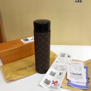 Louis Vuitton Temperature Display Vacuum Insulated Water Bottle 500ML Louis Vuitton Temperature Display Vacuum Insulated Water Bottle 500ML