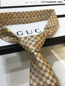 Luxury Mens Ties Gucci GG Bees Silk Tie in Beige A151PP130 AA150564