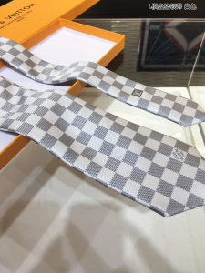 Luxury Mens Ties Louis Vuitton Damier Classique White Ties A151PP130 AA150578