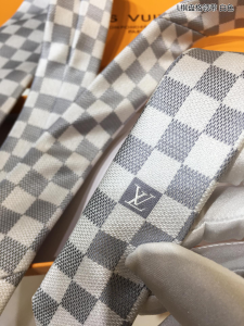 Luxury Mens Ties Louis Vuitton Damier Classique White Ties A151PP130 AA150578