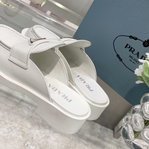 Luxury Womens Shoes Prada Brushed Leather Mules in White 35 To 40 A151PP470 AA150599