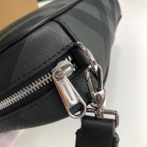 Luxury Mens Handbags Burberry Mens Pouch Clutch Bag 22x5x15CM A197PP480 AA150787