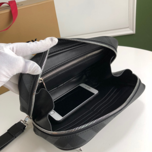 Luxury Mens Handbags Burberry Mens Pouch Clutch Bag 22x5x15CM A197PP480 AA150787
