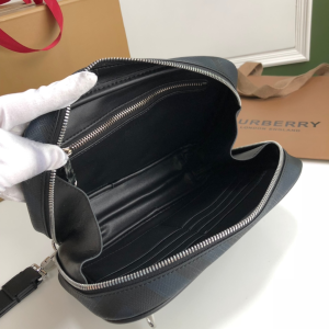 Luxury Mens Handbags Burberry Mens Pouch Clutch Bag 22x5x15CM A197PP480 AA150788