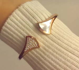 Luxury Womens Jewelry Bvlgari Divas Dream Bracelet A205PP380 AA150800