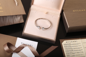 Luxury Womens Jewelry Bvlgari Divas Dream Bracelet A205PP380 AA150801