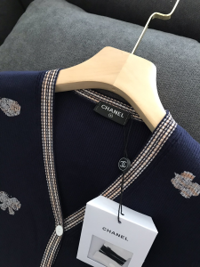 Luxury Womens Clothing Chanel Black Knitwear V Neck T Shirt SML A29PP480 AA150903