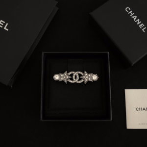 Luxury Womens Jewelry Chanel Crystals CC and Star Brooch A39PP150 AA151433