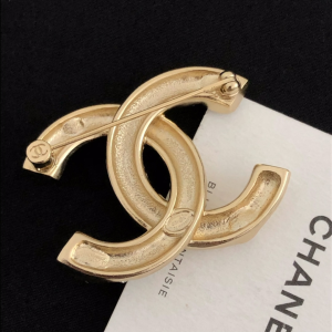 Luxury Womens Jewelry Chanel Gold CC Diamond Brooch A39PP145 AA151435