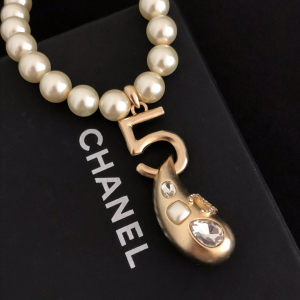 Luxury Womens Jewelry Chanel Pearls NO5 Pendant Necklace A39PP200 AA151437