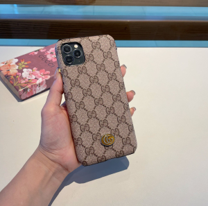Luxury Womens Phone Case Gucci GG Supreme iPhone Case A62PP50 AA151471