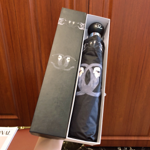 Luxury Womens Umbrella Chanel Large CC Logo Umbrella in Black A190PP115 AA151320
