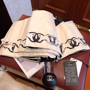 Luxury Womens Umbrella Chanel Large CC Logo Umbrella in White A190PP115 AA151319