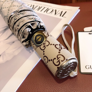 Luxury Womens Umbrella Gucci Logo Print Umbrella in Beige A190PP115 AA151315
