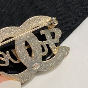 Luxury Womens Jewelry Chanel Forever Crystals CC Logo Brooch A152PP130 AA151847