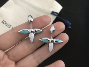 Louis Vuitton Louisette Stud Earrings 