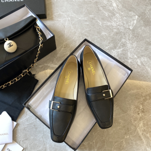 Luxury Womens Shoes Chanel Vintage Leather Loafer in Black 35 To 40 A136PP470 AA152915