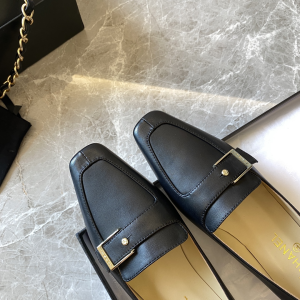 Luxury Womens Shoes Chanel Vintage Leather Loafer in Black 35 To 40 A136PP470 AA152915