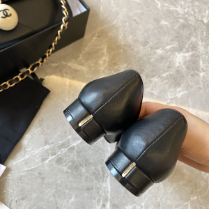 Luxury Womens Shoes Chanel Vintage Leather Loafer in Black 35 To 40 A136PP470 AA152915