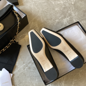 Luxury Womens Shoes Chanel Vintage Leather Loafer in Black 35 To 40 A136PP470 AA152915