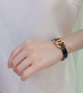 Luxury Womens Jewelry Chanel Gold CC Logo Bracelet A152PP120 AA153364