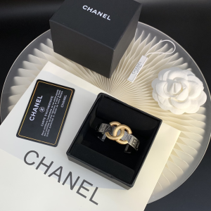 Luxury Womens Jewelry Chanel Gold CC Logo Bracelet A152PP120 AA153364