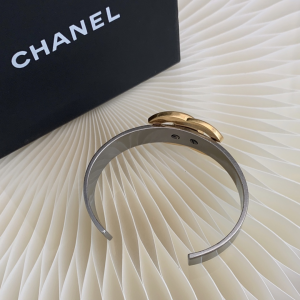 Luxury Womens Jewelry Chanel Gold CC Logo Bracelet A152PP120 AA153364