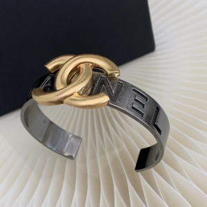 Luxury Womens Jewelry Chanel Gold CC Logo Bracelet A152PP120 AA153364