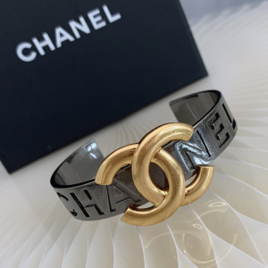 Luxury Womens Jewelry Chanel Gold CC Logo Bracelet A152PP120 AA153364